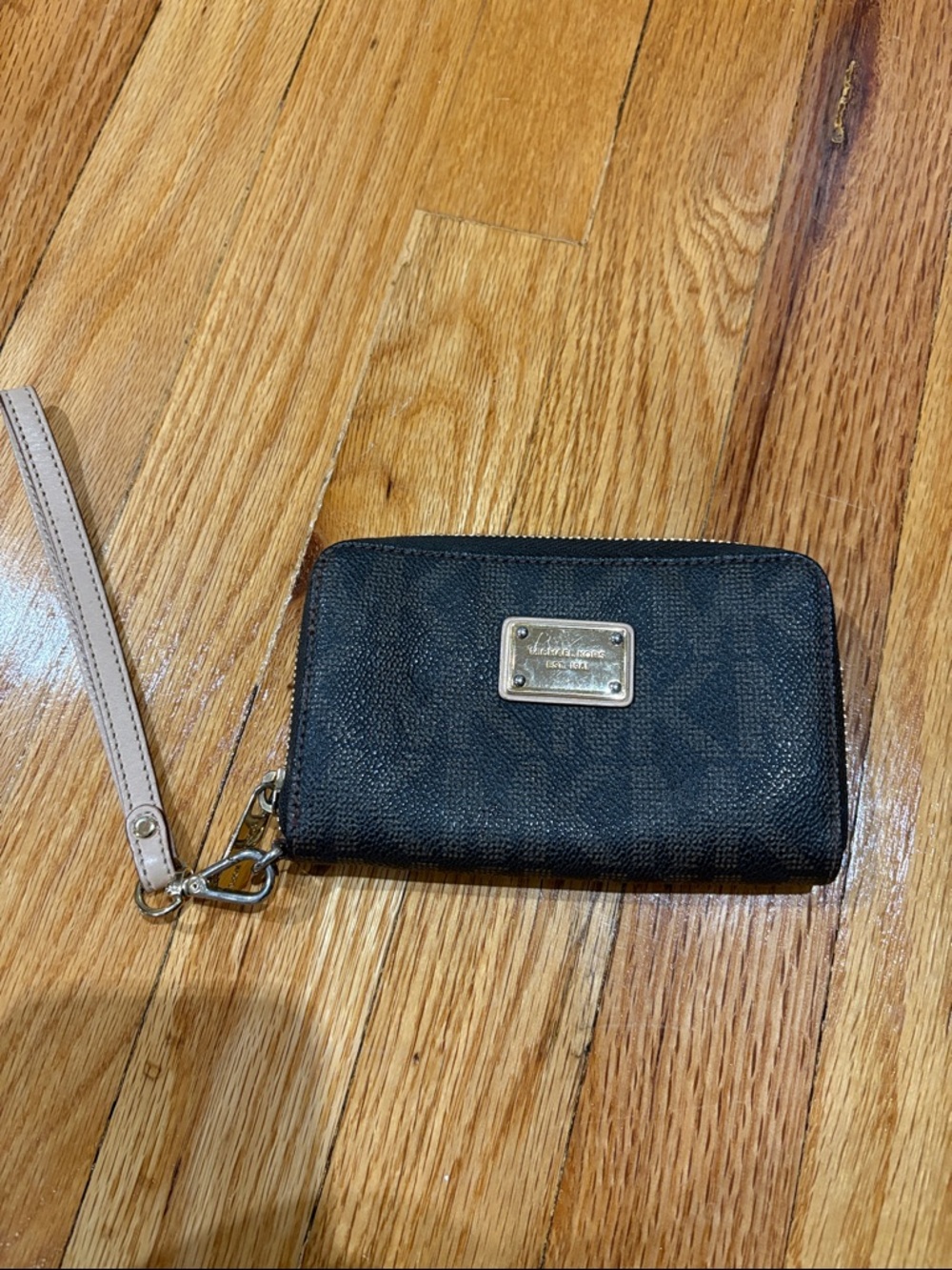 Michael Kors Black and Beige Zip-Around Wristlet Wallet